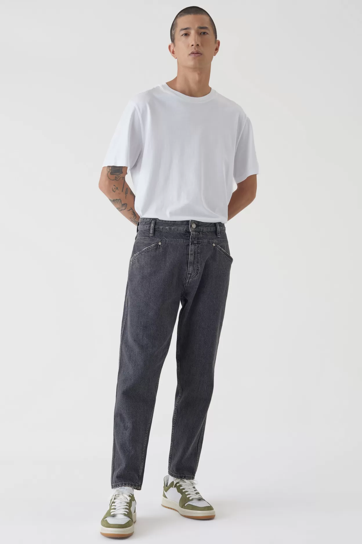 X-Lent Tapered Jeans<CLOSED Flash Sale